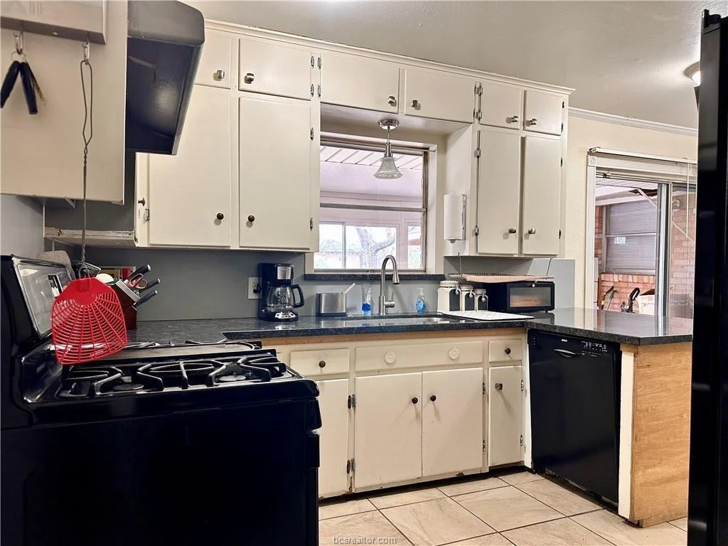 Photo of 2501 Wayside Drive