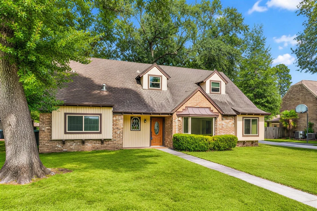 Photo of 26215 Oakhurst Drive