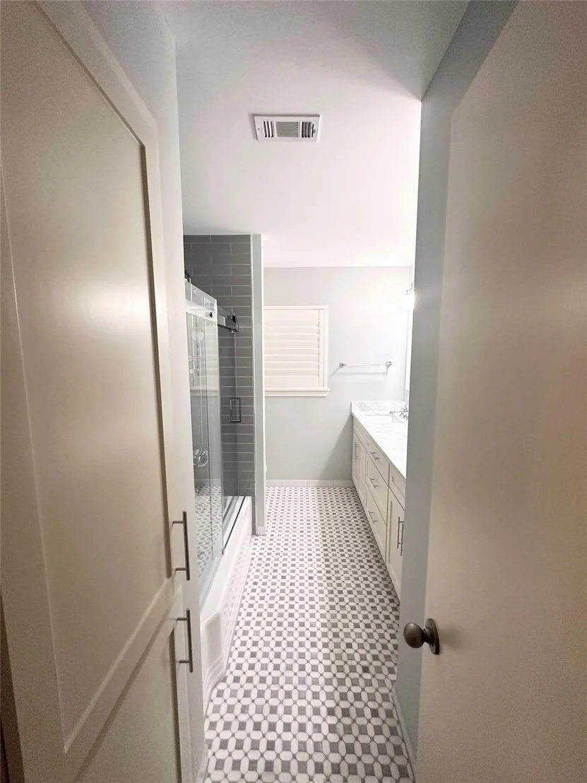 Photo of 2123 Ridgecrest Drive