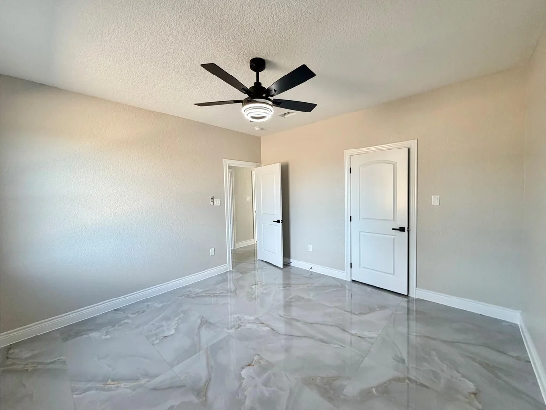 Photo of 1175 Road 5203
