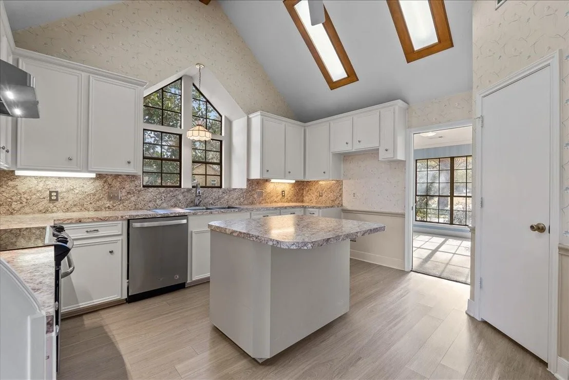 Photo of 710 Bayou Crest Circle