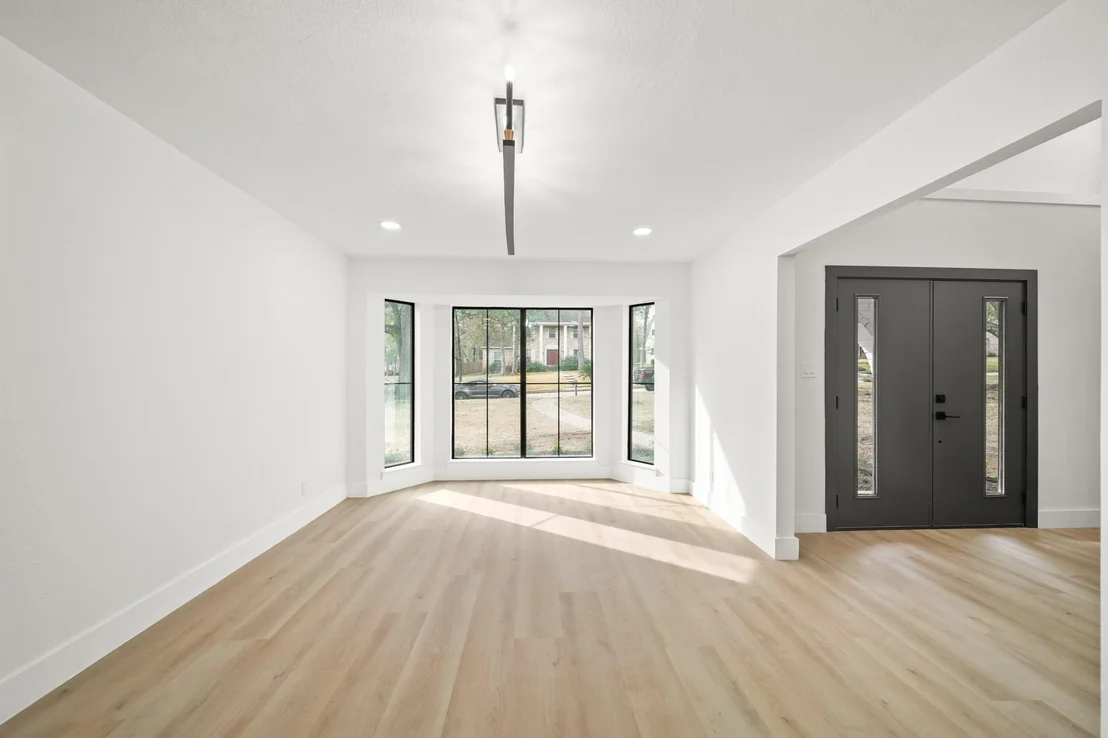 Photo of 6102 Knollview Drive