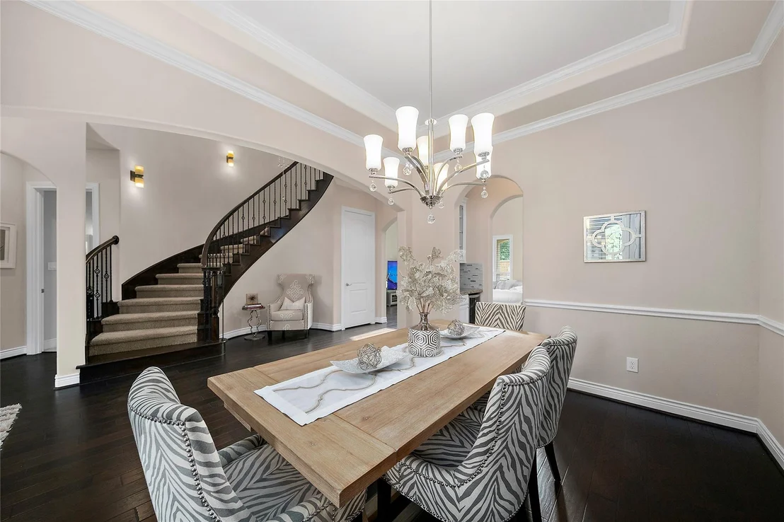 Photo of 121 Silverstone Lane