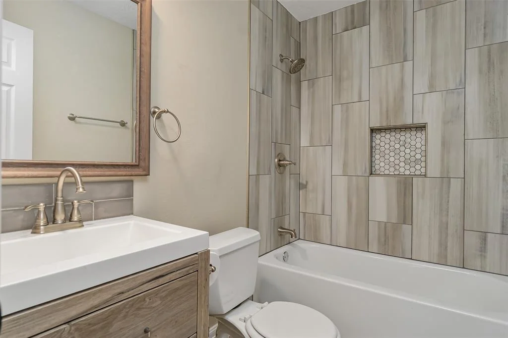 Photo of 16110 Reseda Circle