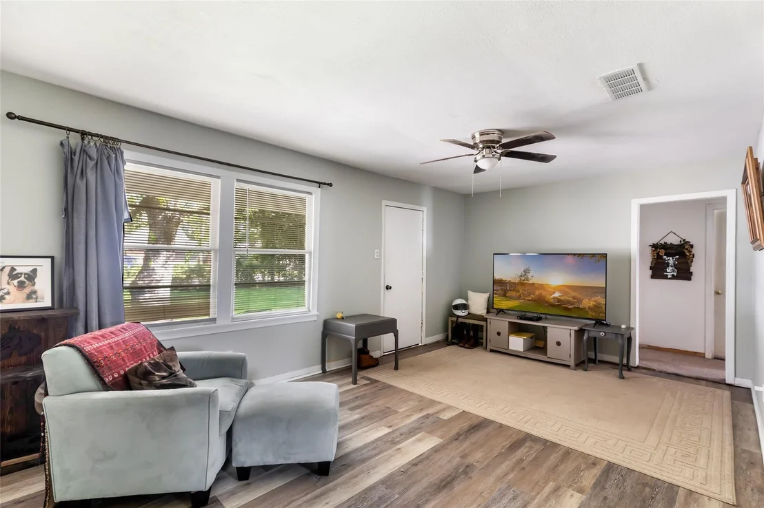 Photo of 305 Cherry Creek Road