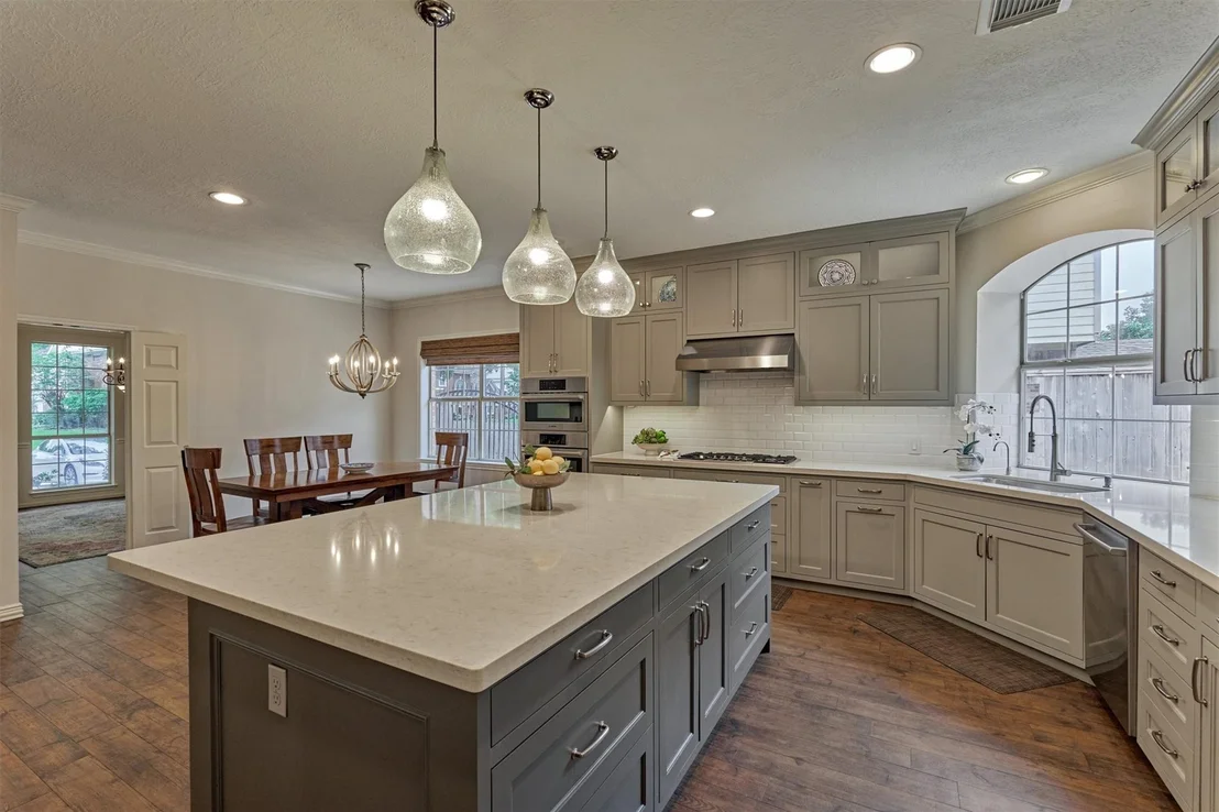 Photo of 16707 Avenfield Road