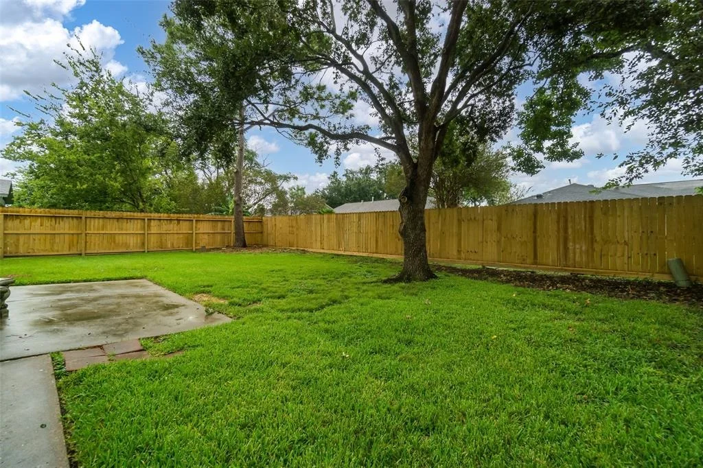 Photo of 16110 Reseda Circle