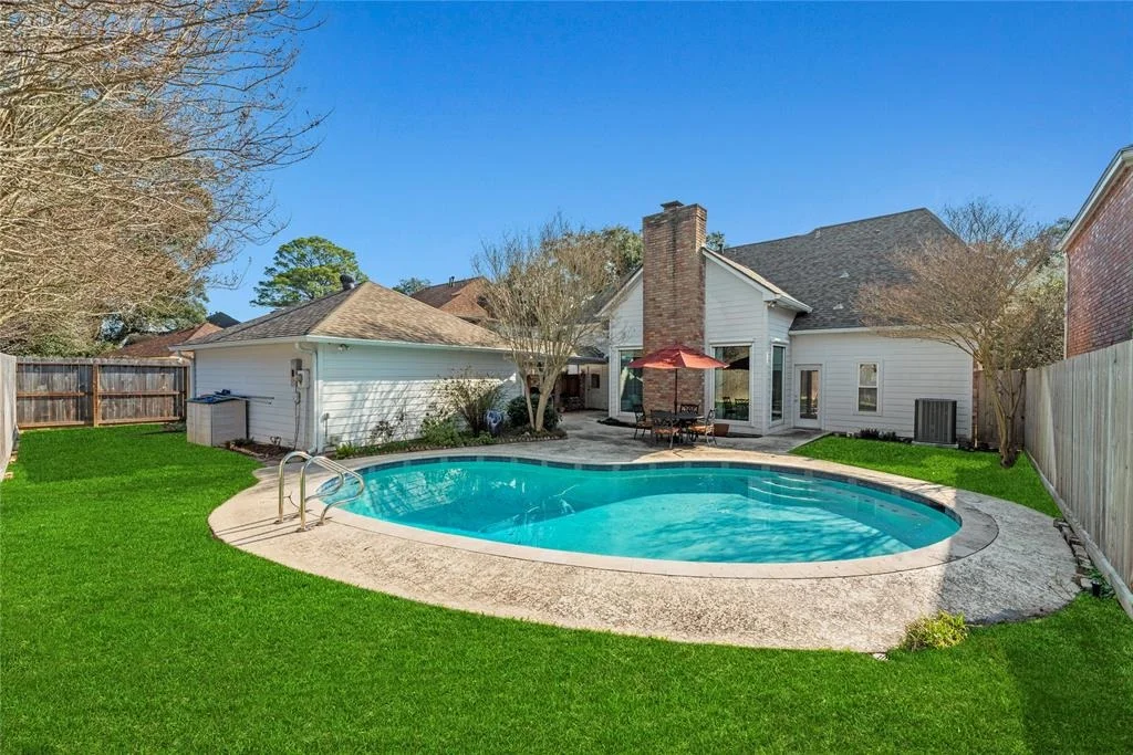 Photo of 922 Montview Drive