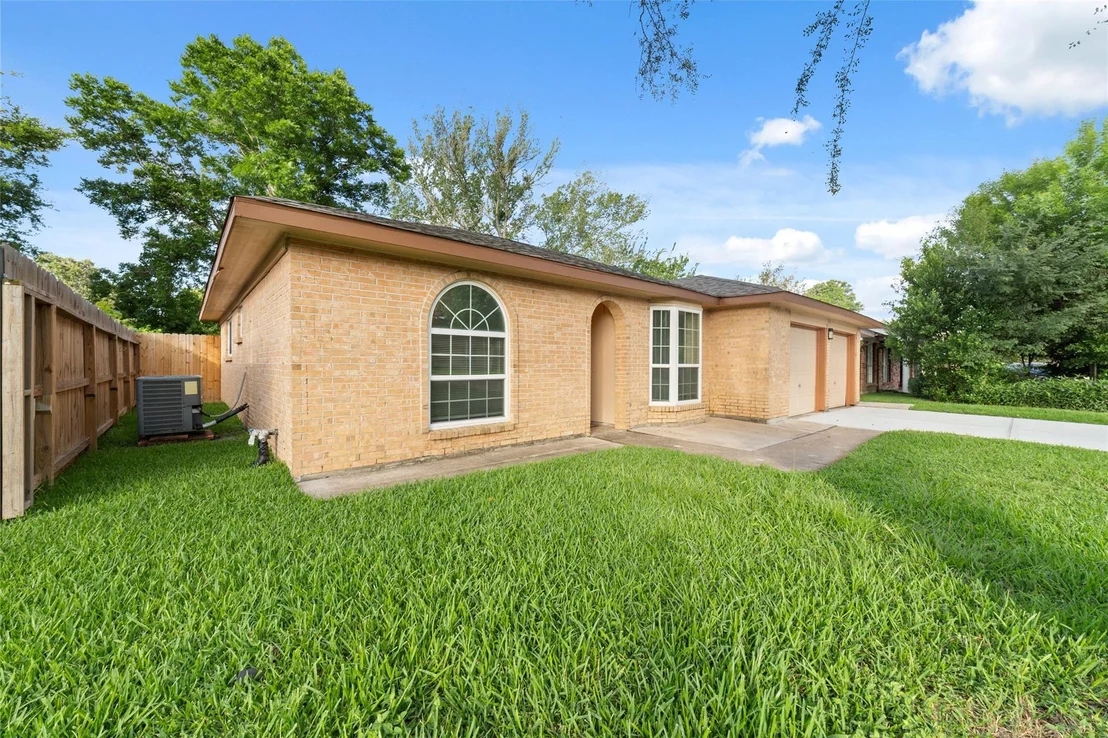 Photo of 12207 Plumpoint Drive