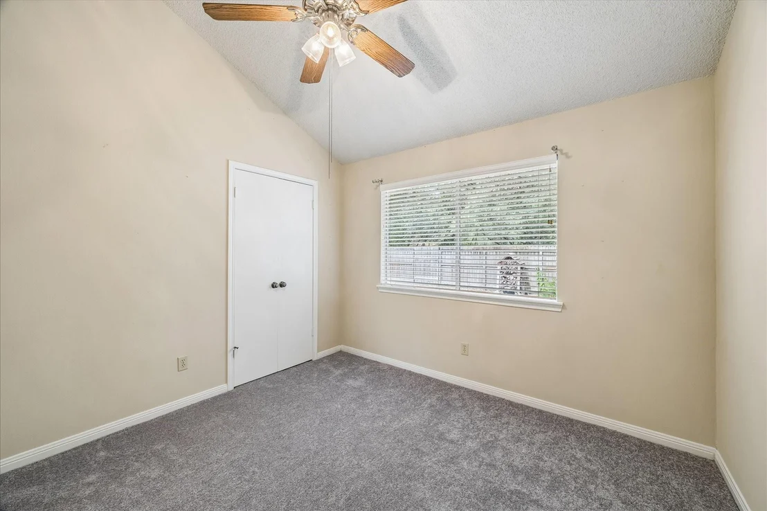 Photo of 20 Edgewood Forest Court