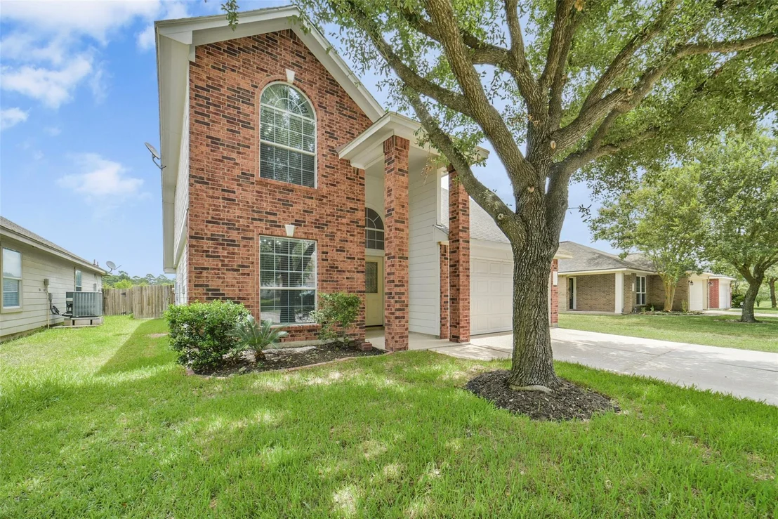 Photo of 21526 Falvel Lake Drive