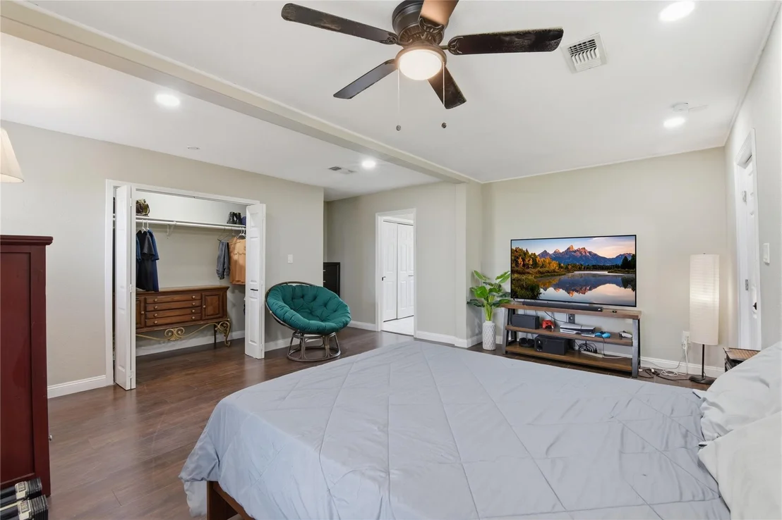 Photo of 2217 Creston Drive