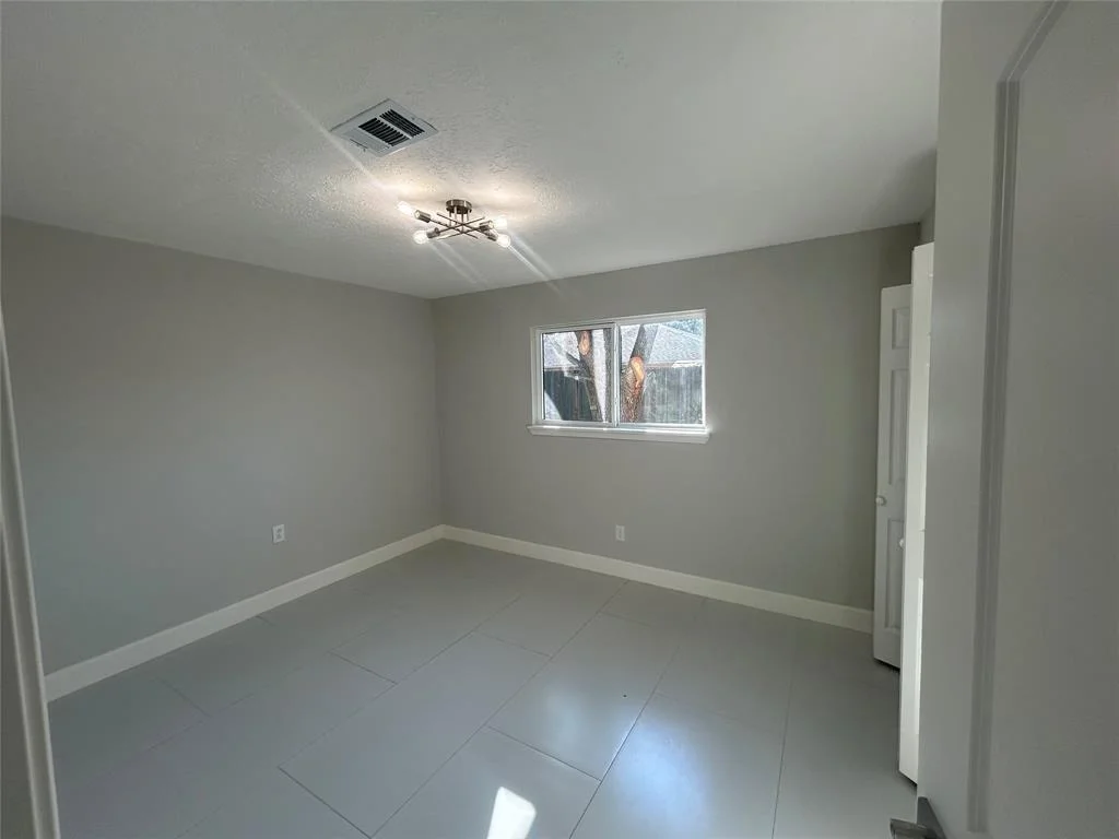Photo of 6119 Fuller Street