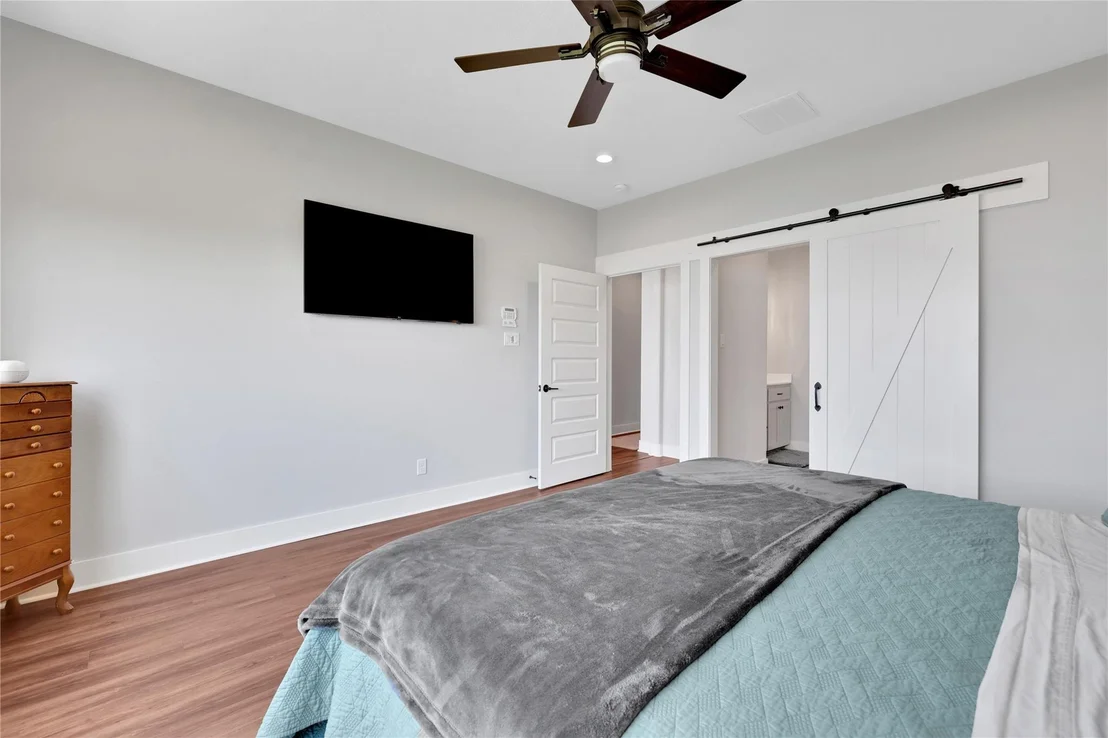 Photo of 230 Legacy Boulevard