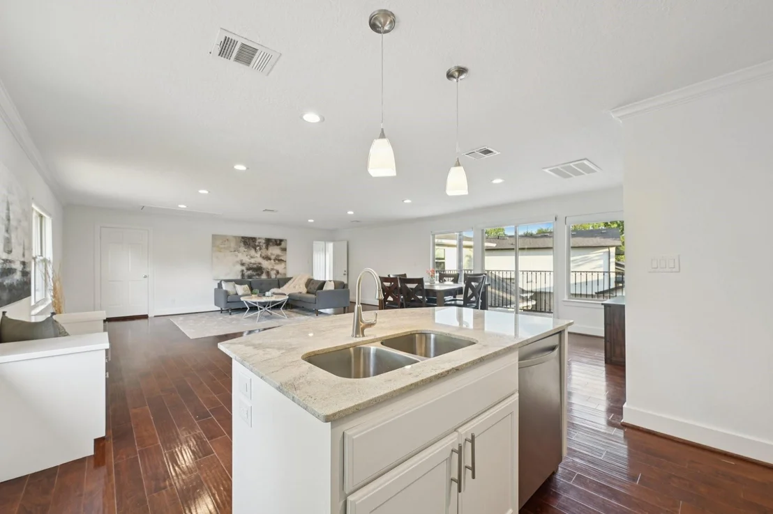 Photo of 1302 Riverview Circle