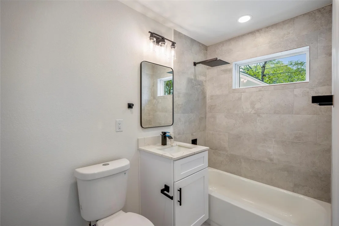 Photo of 3923 Alsace Street