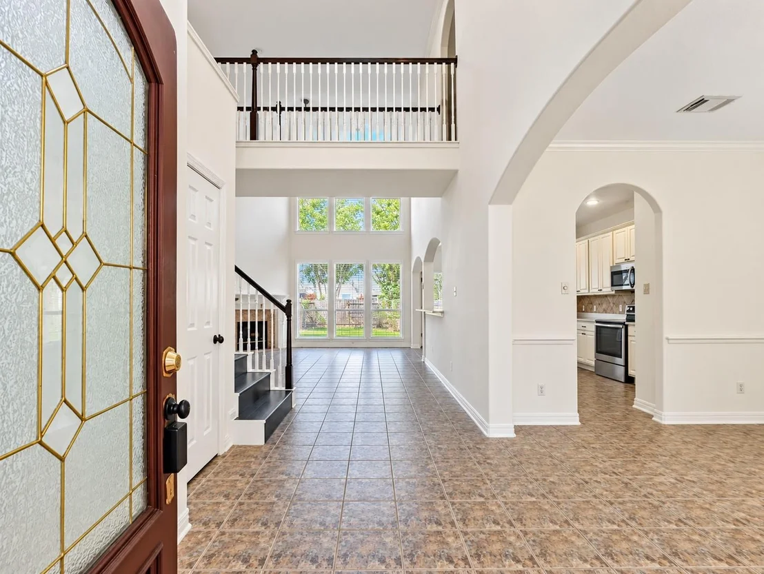Photo of 6043 Heathmoor Lane