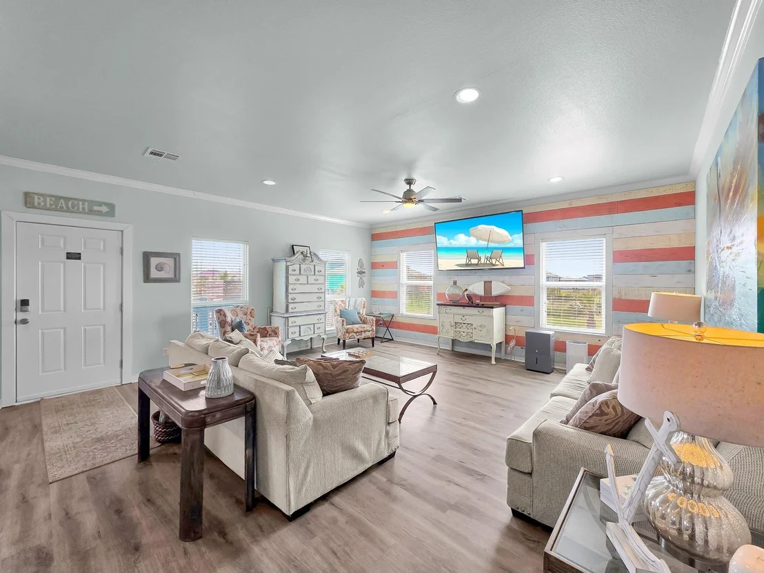Photo of 962 Surfside Drive