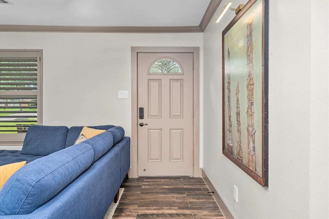 Photo of 1512 Glen Oaks Drive