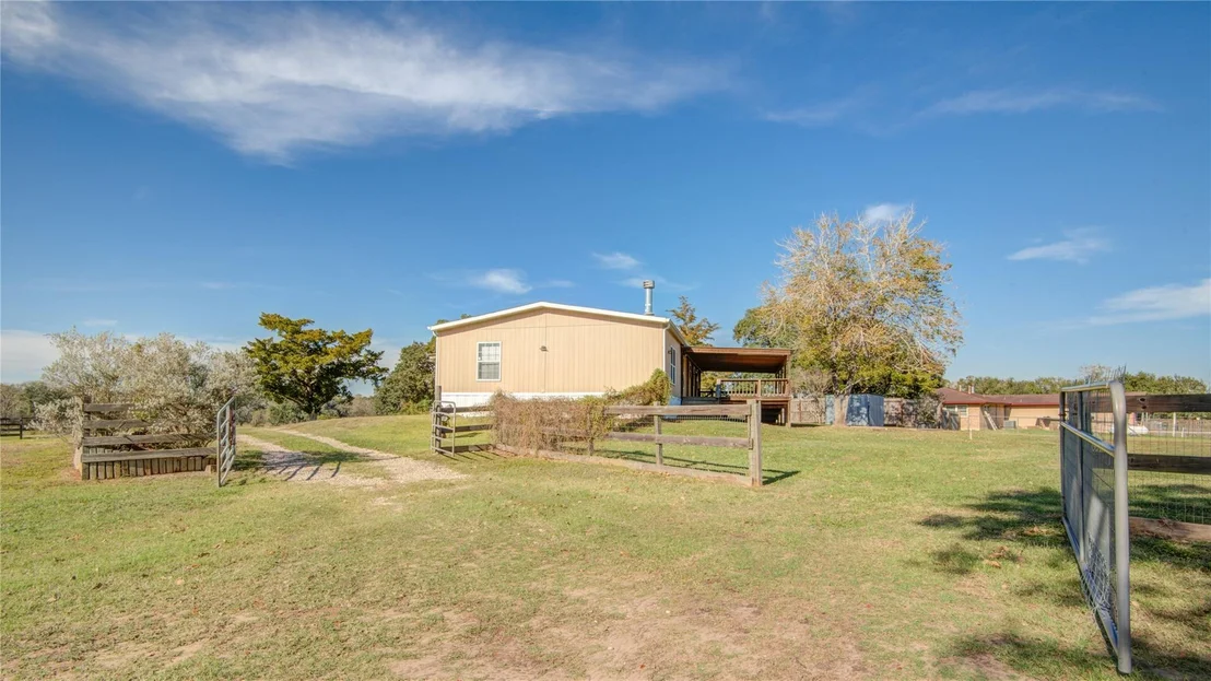 Photo of 4049 County Road 450