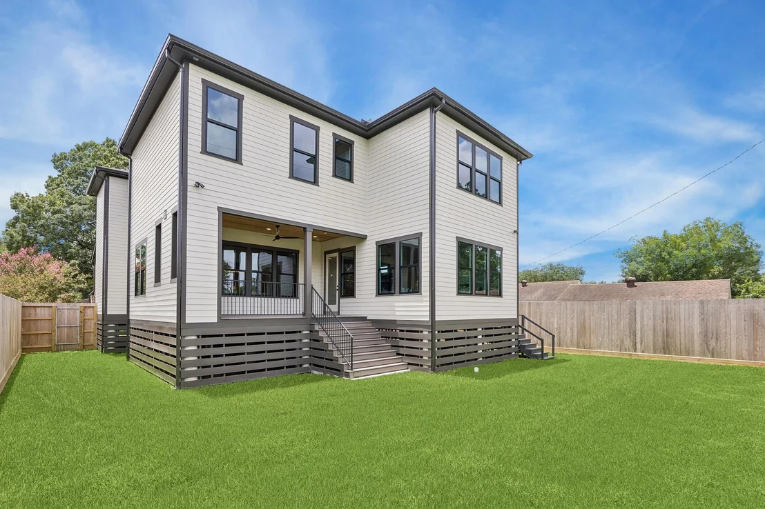 Photo of 2214 Chantilly Lane