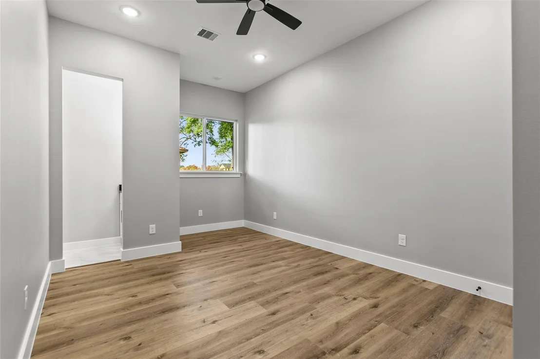 Photo of 210 Hogan Ln