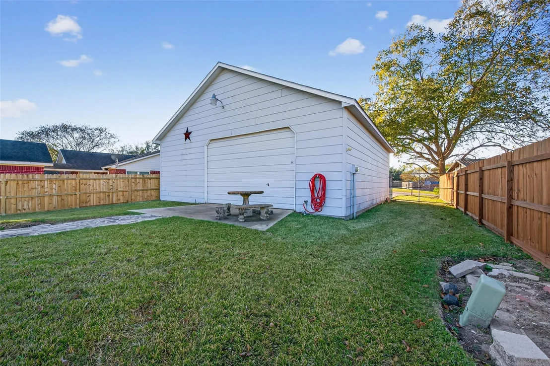 Photo of 805 Lake View Drive