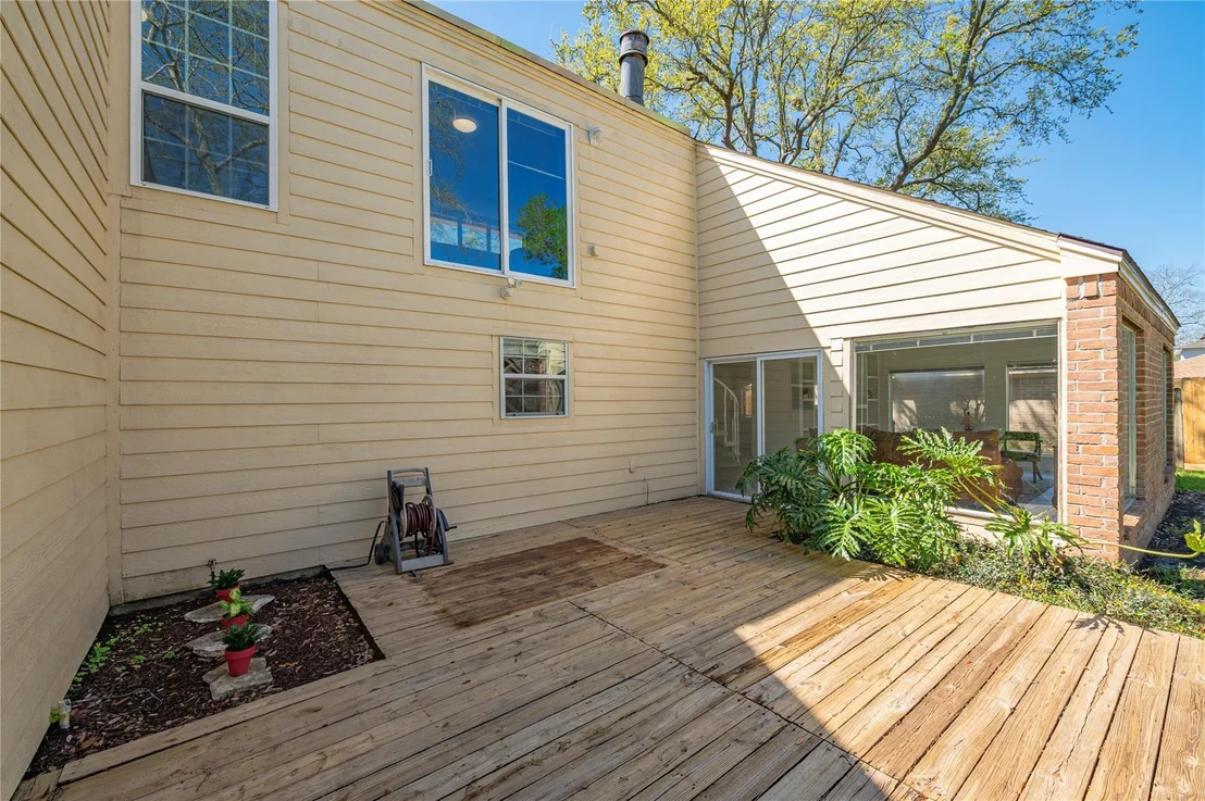 Photo of 16419 Laurelfield Drive