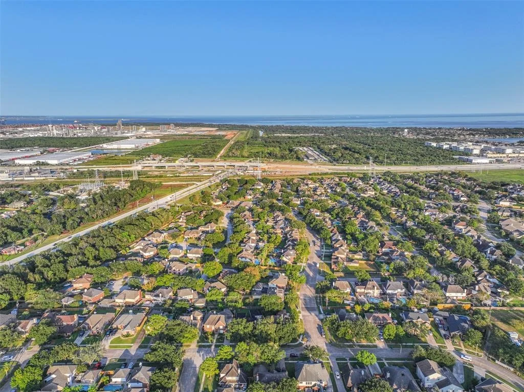Photo of 4102 Lakepointe Forest Drive