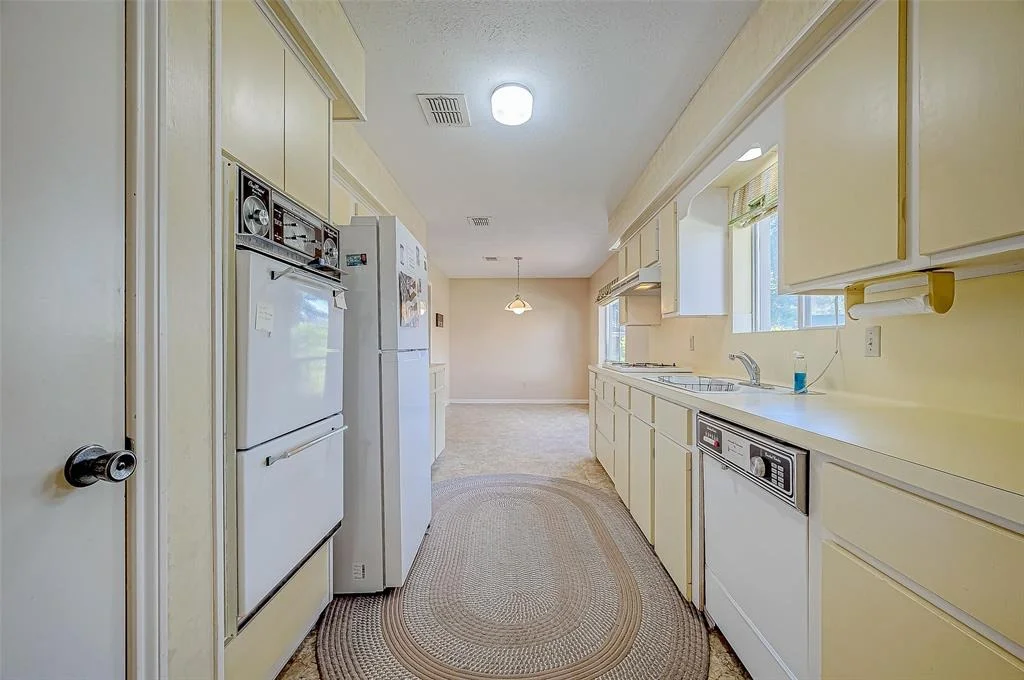 Photo of 5927 Pinewilde Drive