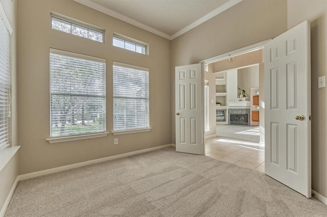 Photo of 31 Valley Oaks Circle