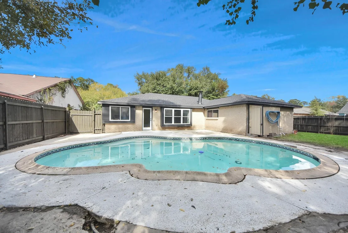 Photo of 5918 Crooked Post Road