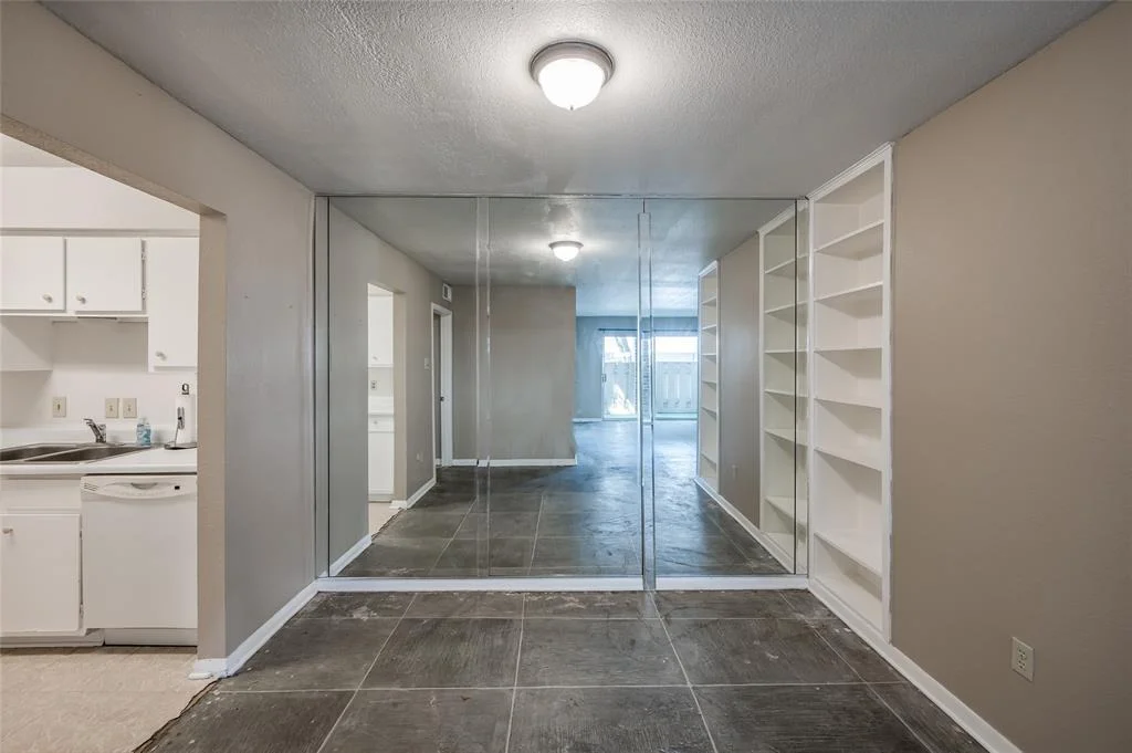 Photo of Unit 7 at 7575 Katy Freeway