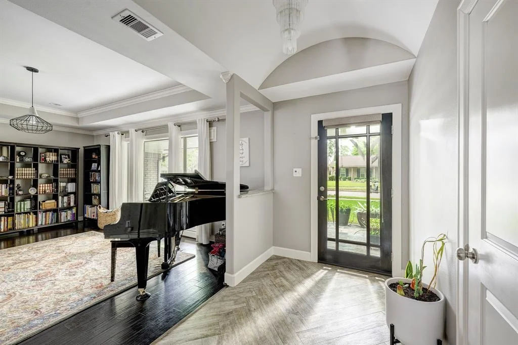Photo of 5631 Benning Drive