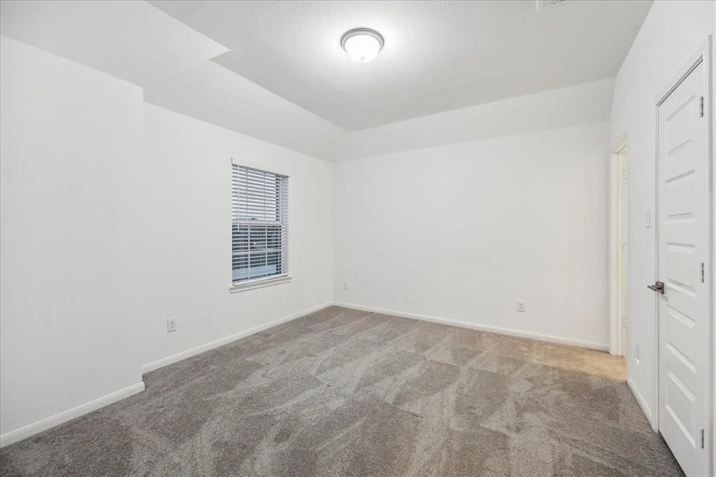 Photo of 4033 Edgewater Terrace Lane