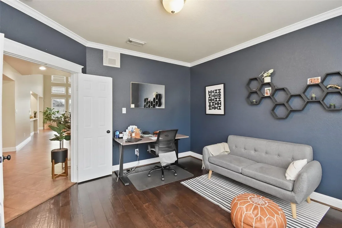 Photo of 5615 Edgewood Place Drive