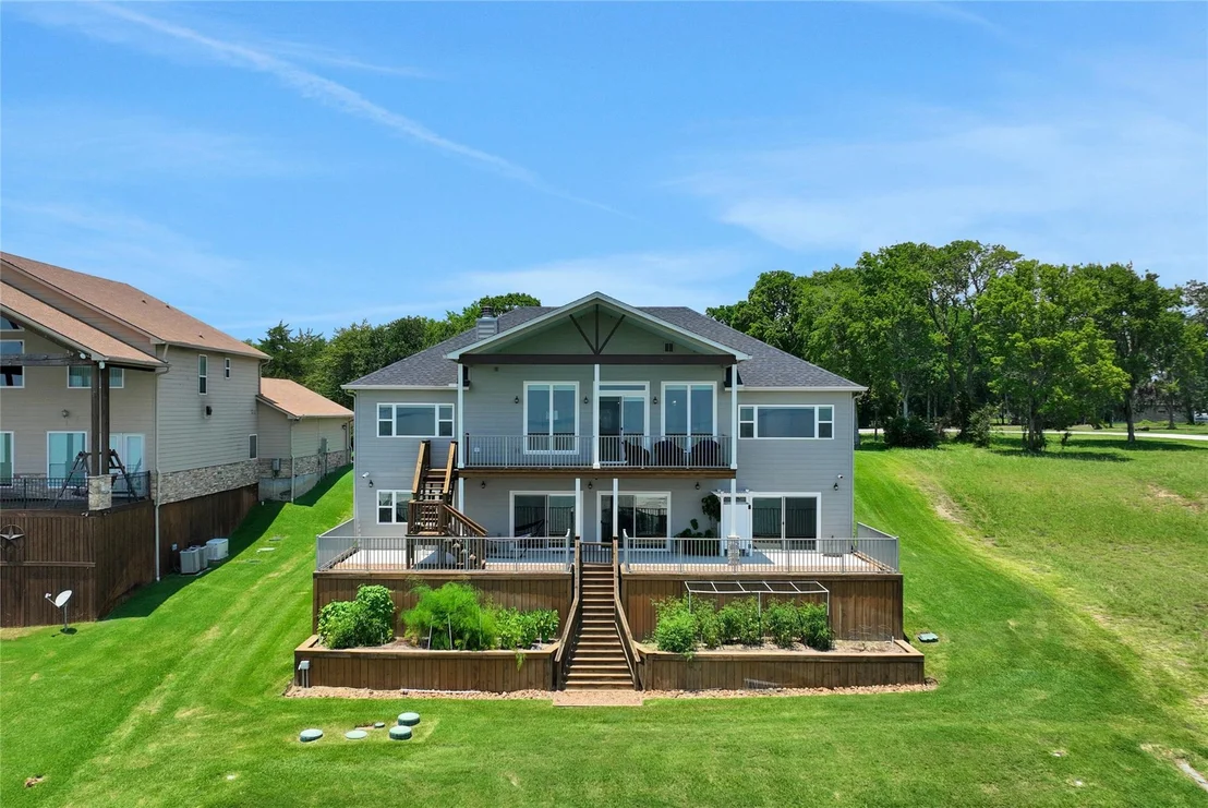 Photo of 230 Legacy Boulevard