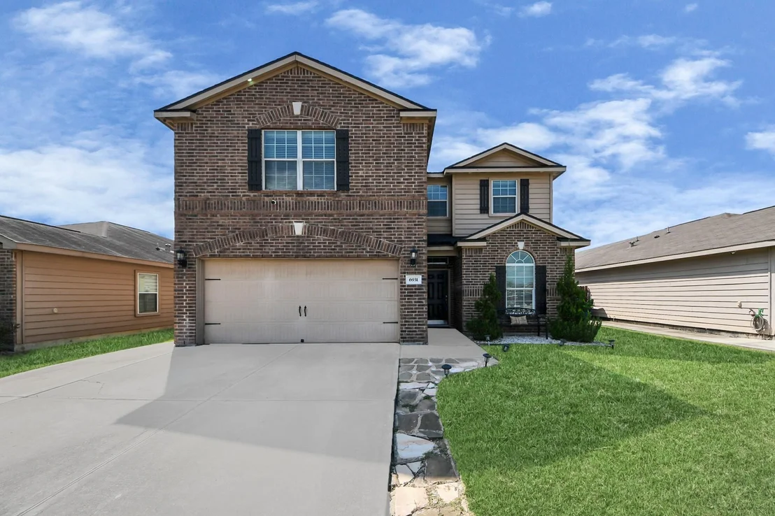 Photo of 6931 Primrose Road