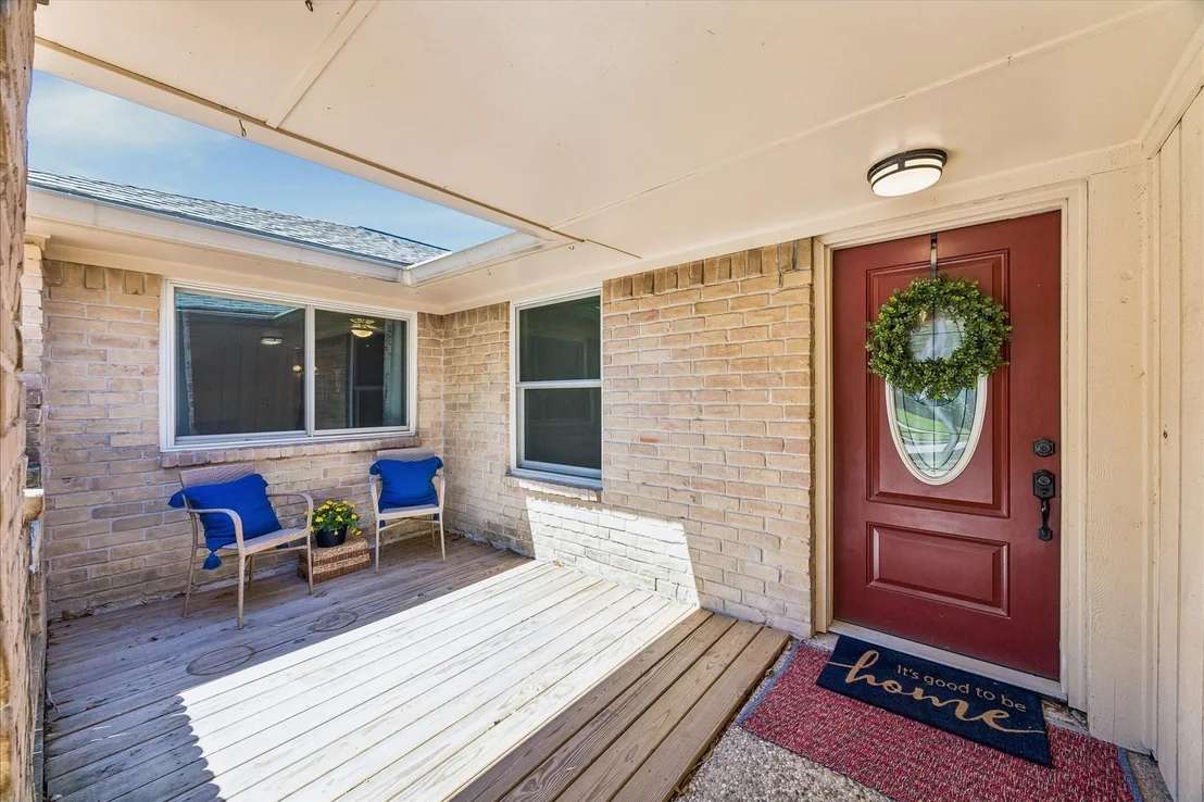 Photo of 16427 Clearcrest Drive