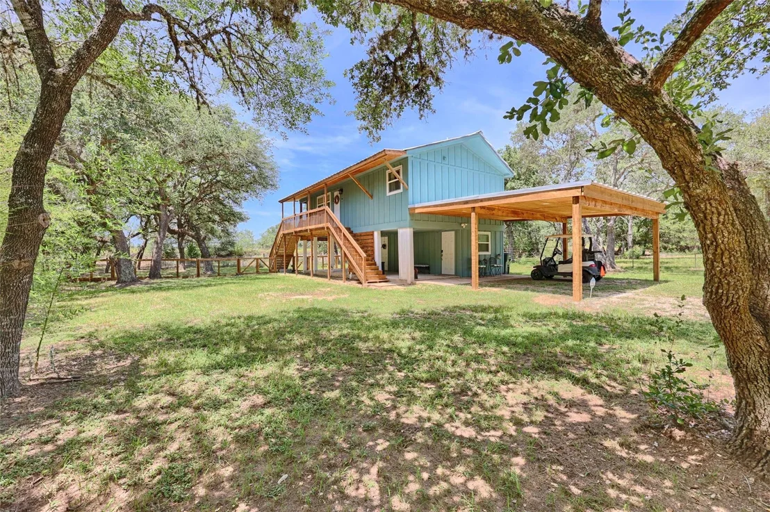Photo of 207 Hickory Drive