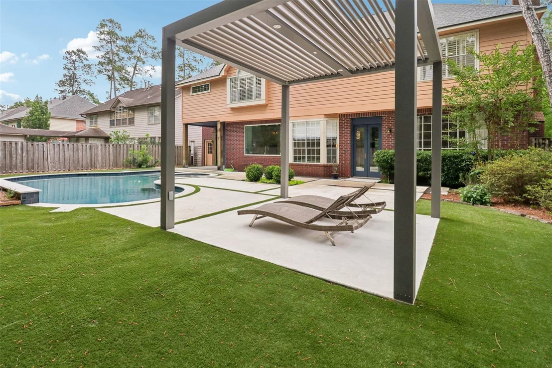 Photo of 18 Woodmere Place