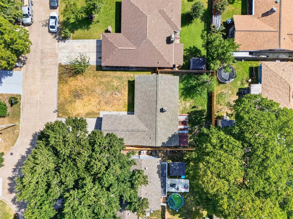 Photo of 8515 Rivercross Road