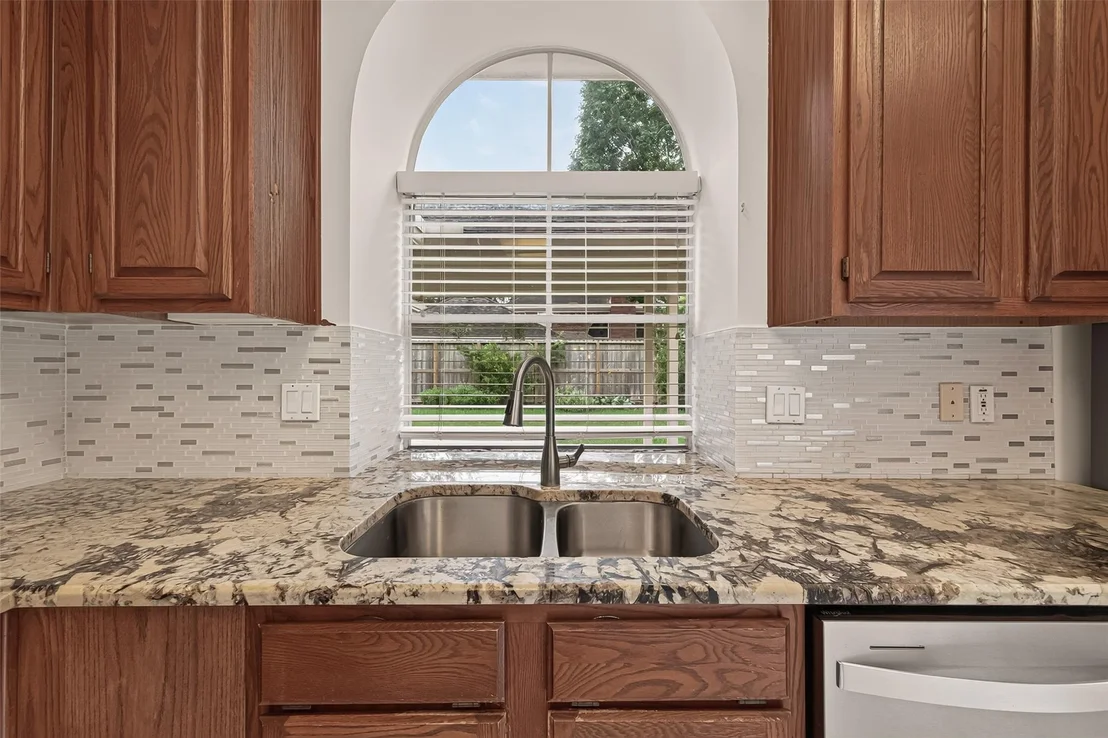 Photo of 14139 Swallowfield Drive