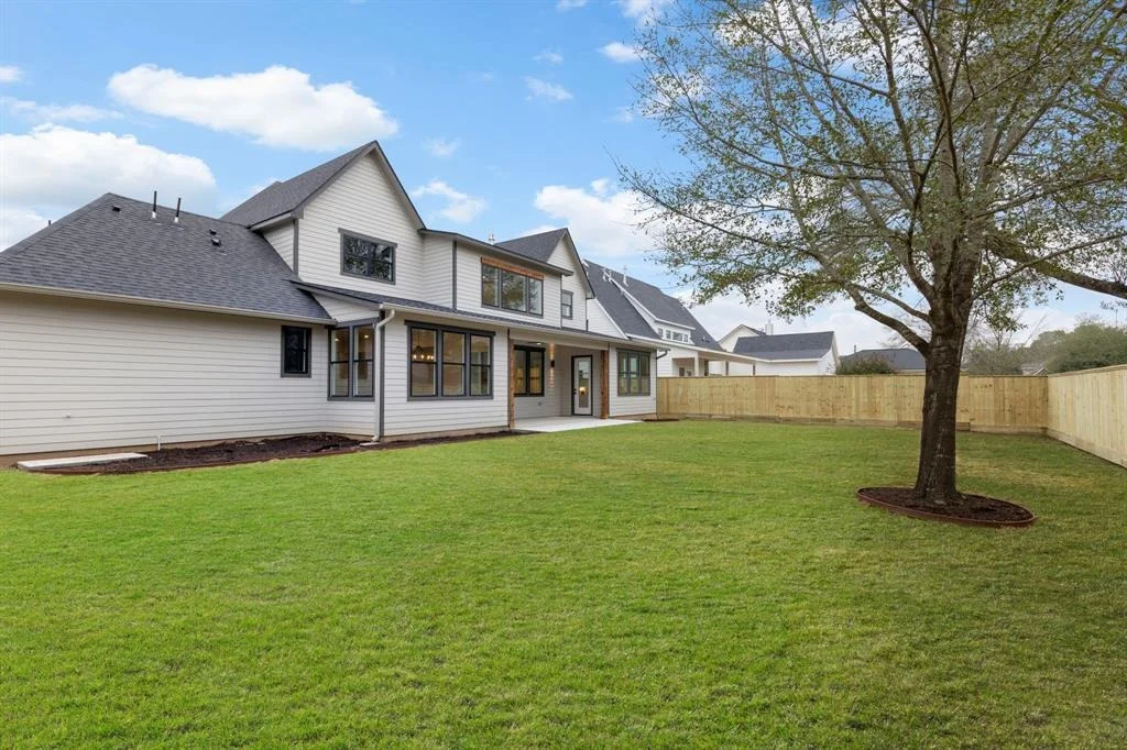 Photo of 21814 White Oak View Drive