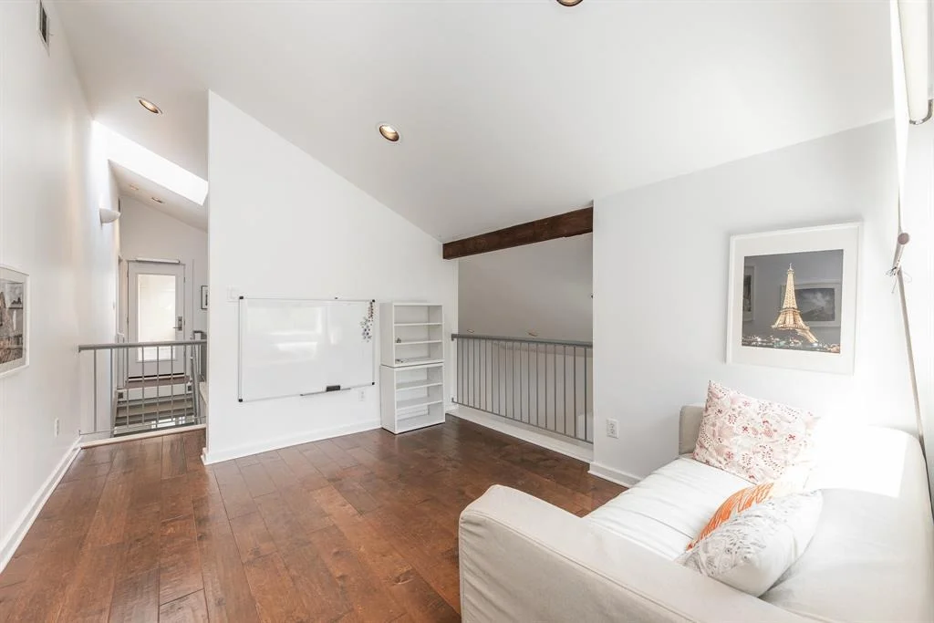 Photo of 906 Willard Street