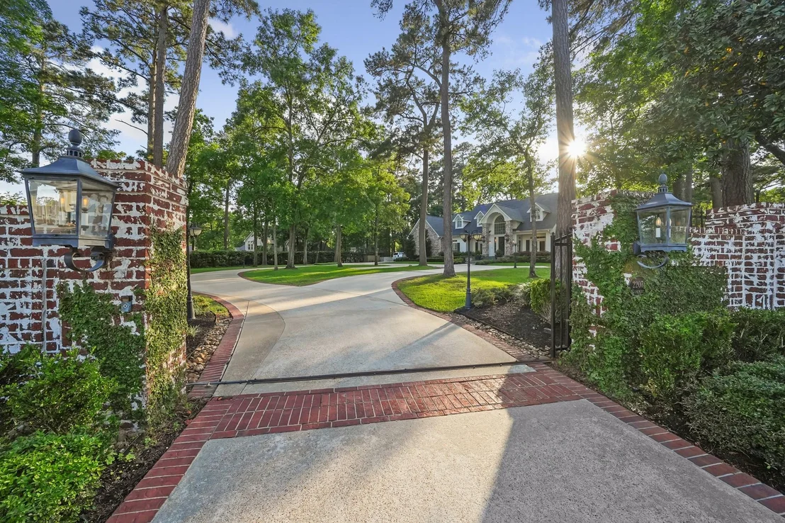 Photo of 2207 Longmire Road