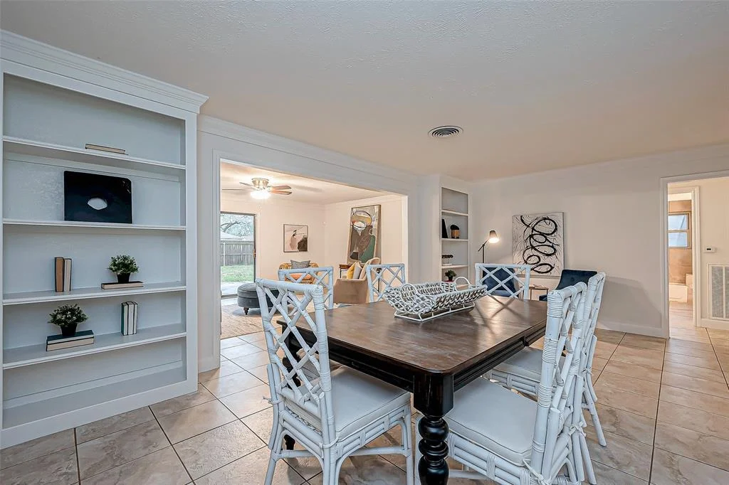 Photo of 9538 Meadowcroft Drive