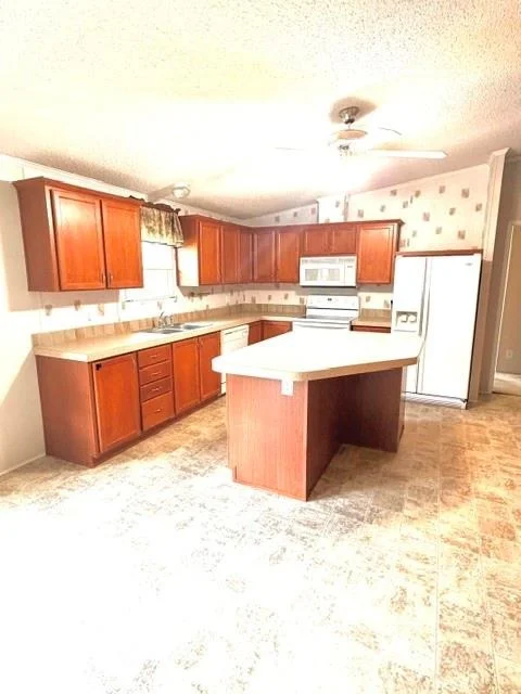 Photo of 406 E Lois Lane