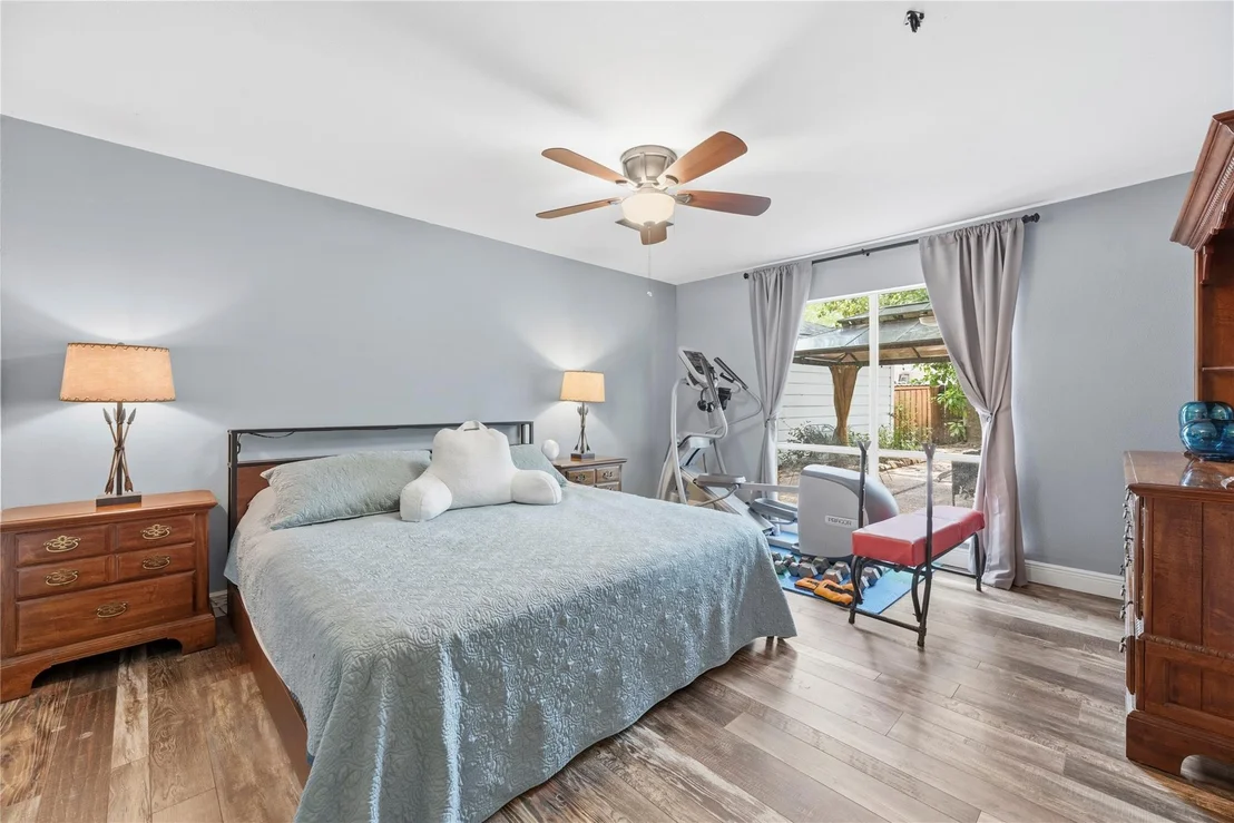 Photo of 14203 Wickersham Lane