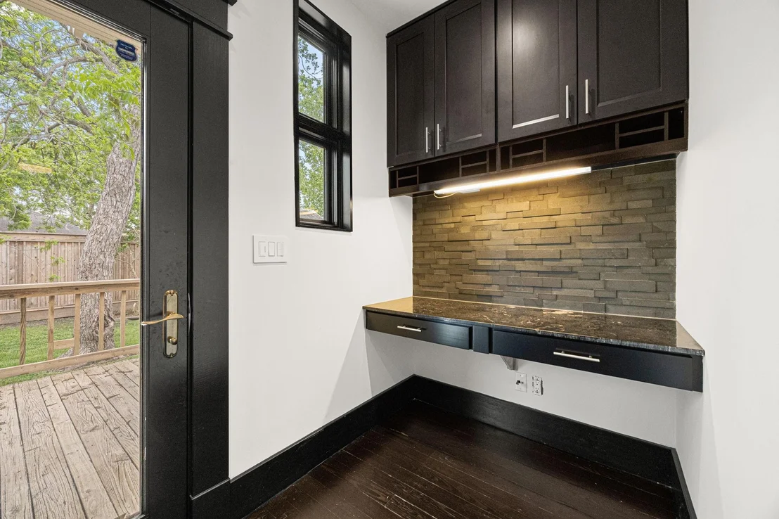 Photo of 1115 Adele Street